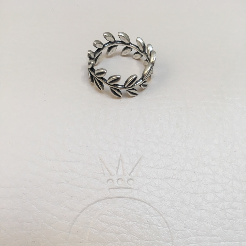 Pandora Wreath Ring